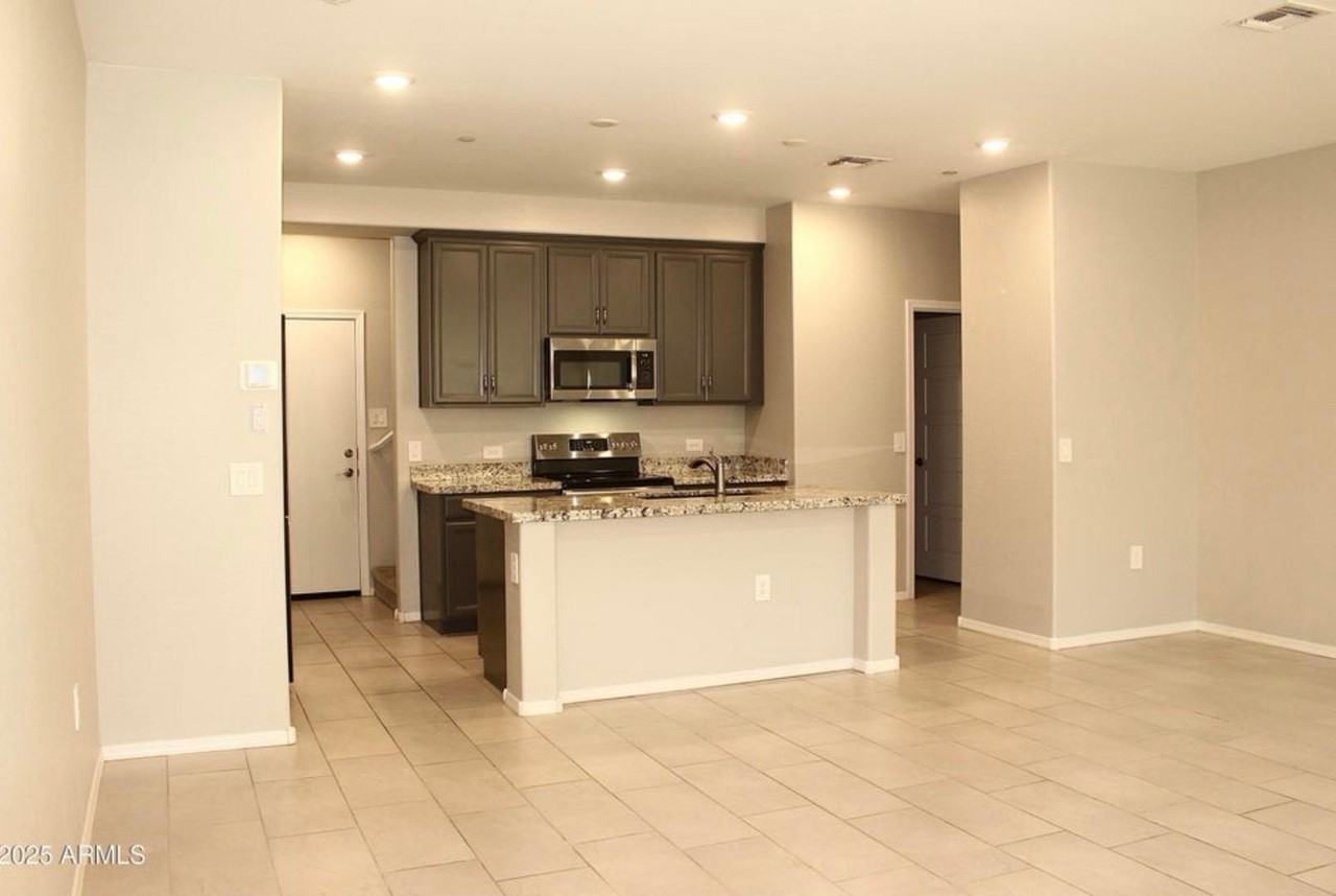 2625 S Peppertree Dr #104 - Photo 4 of 24