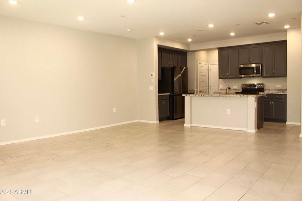 2625 S Peppertree Dr #104 - Photo 5 of 24