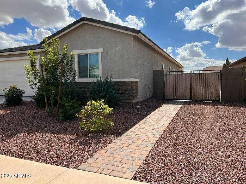 341 E Rio Pl - Photo 2 of 15