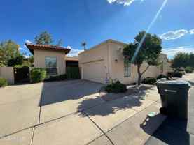 5521 E Paradise Dr - Photo 1 of 1