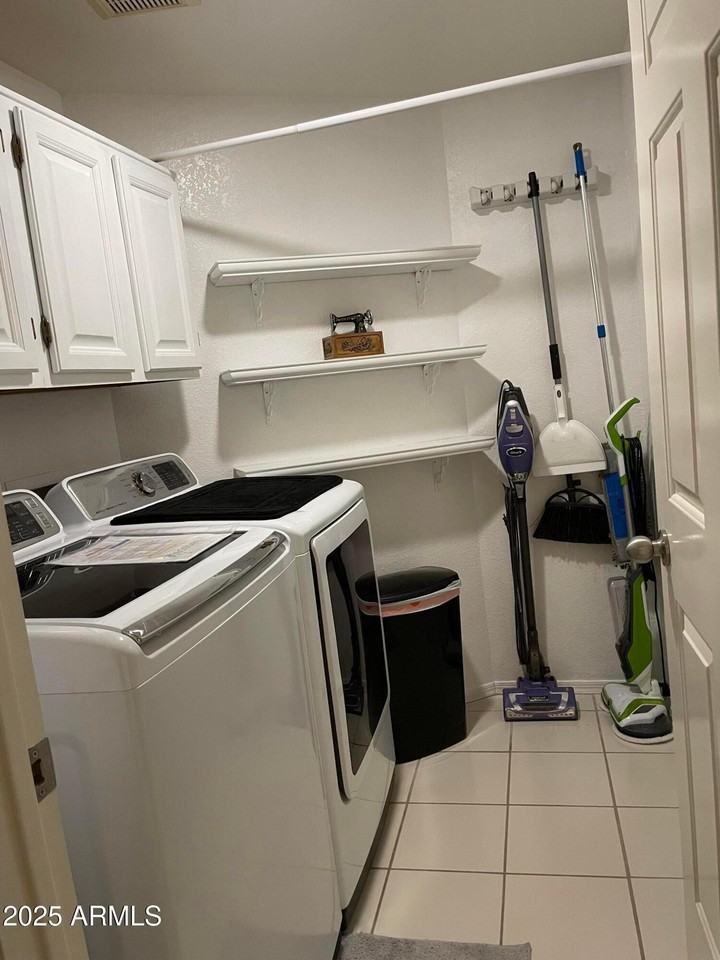 5521 E Paradise Dr - Photo 6 of 23