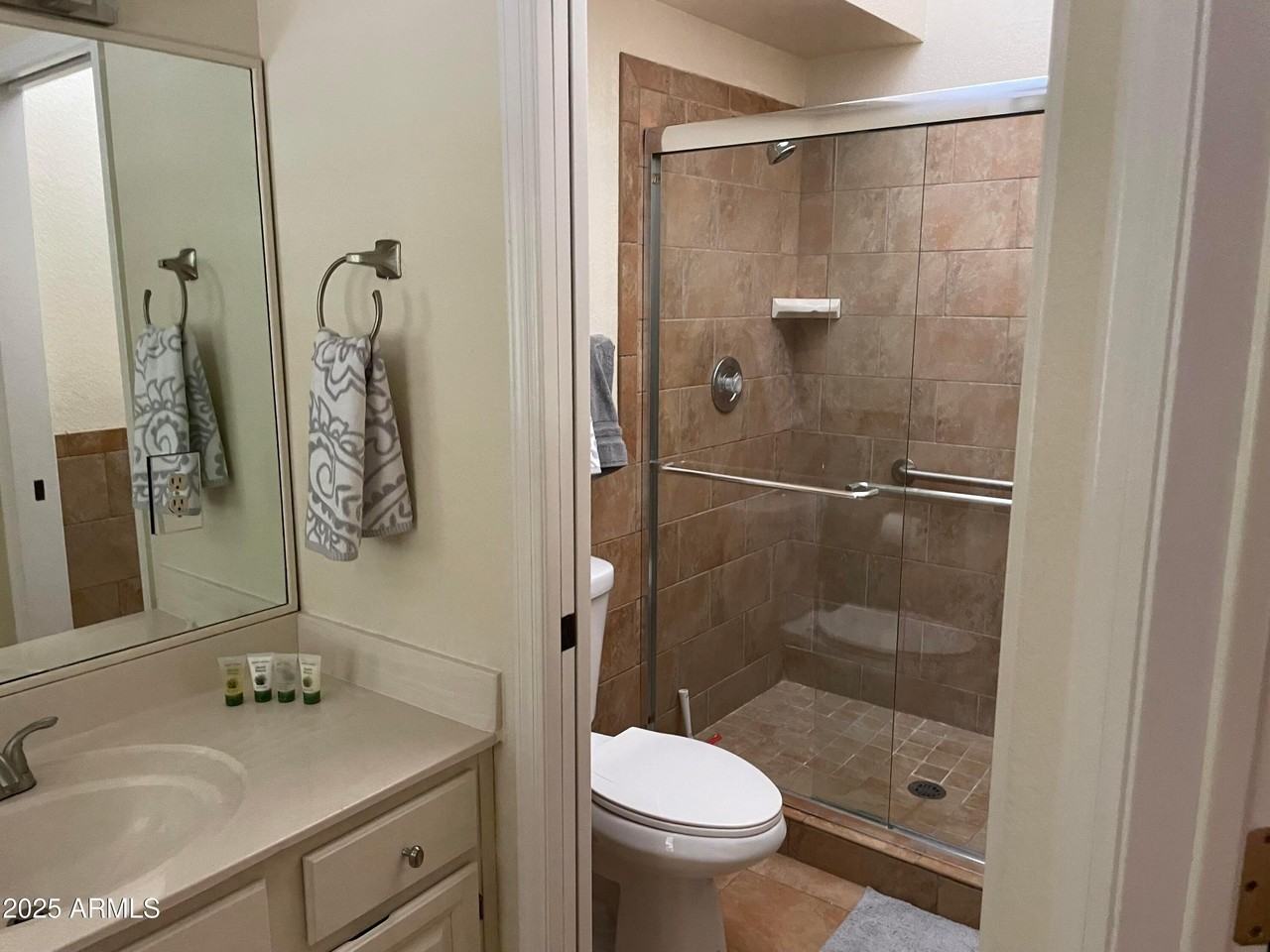 5521 E Paradise Dr - Photo 7 of 23