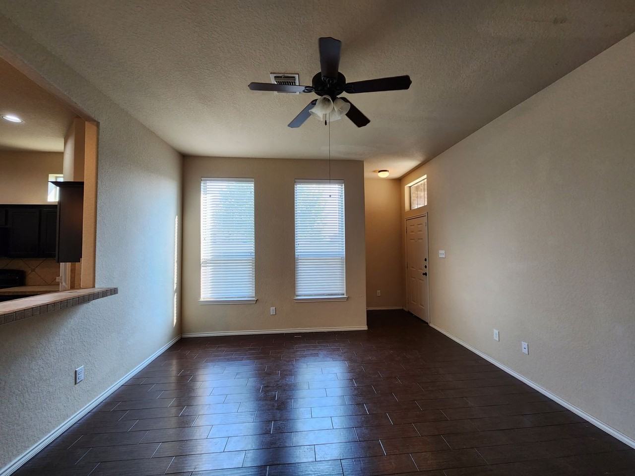 501 Creekside Cir - Photo 6 of 28