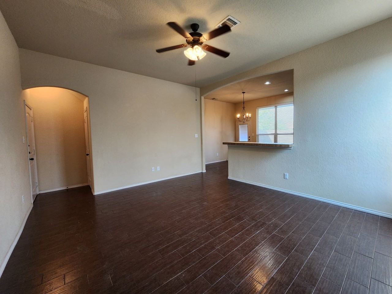 501 Creekside Cir - Photo 7 of 28