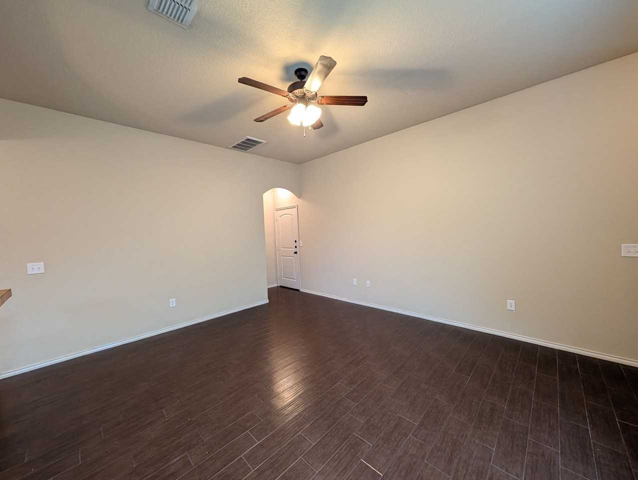 669 Creekside Cir - Photo 2 of 25