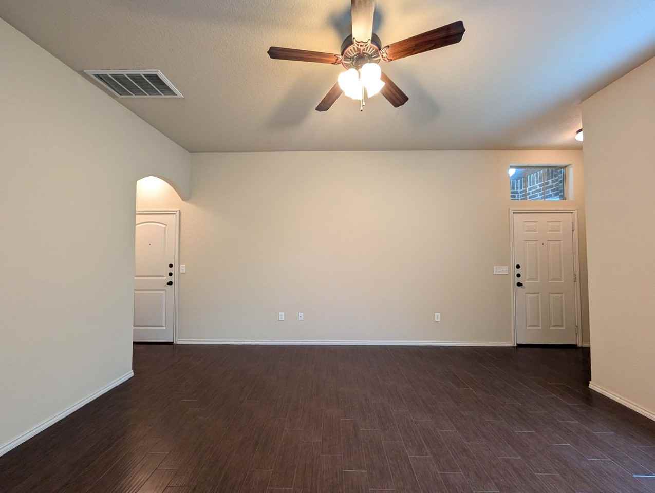 669 Creekside Cir - Photo 3 of 25