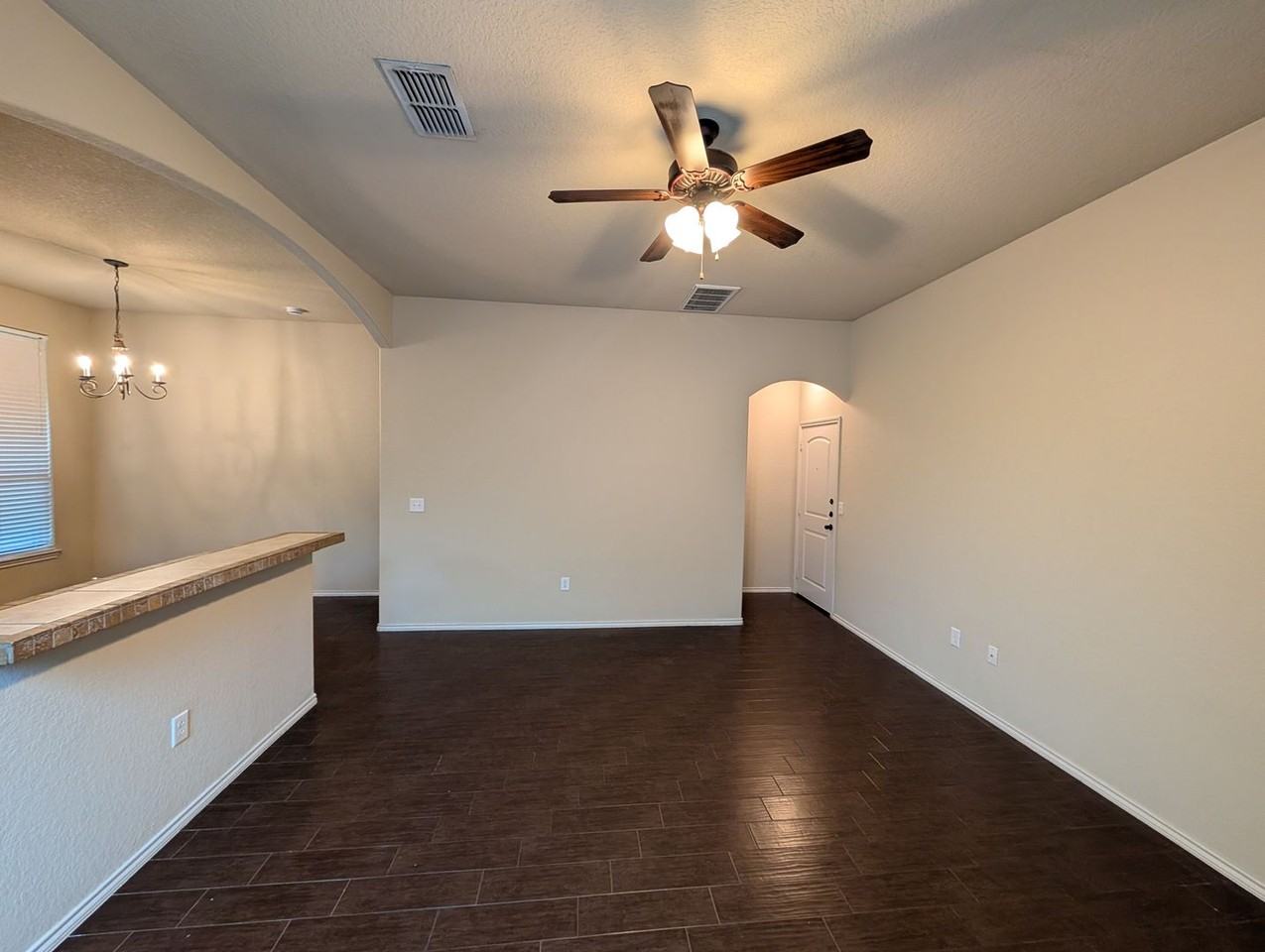 669 Creekside Cir - Photo 4 of 25