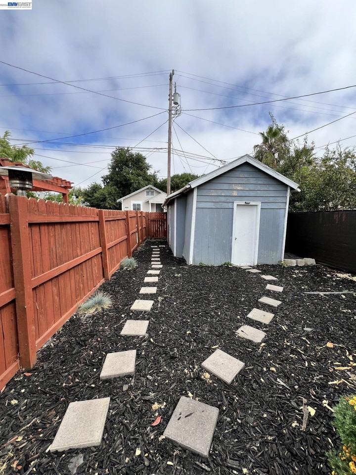 1910 Marin St - Photo 2 of 21