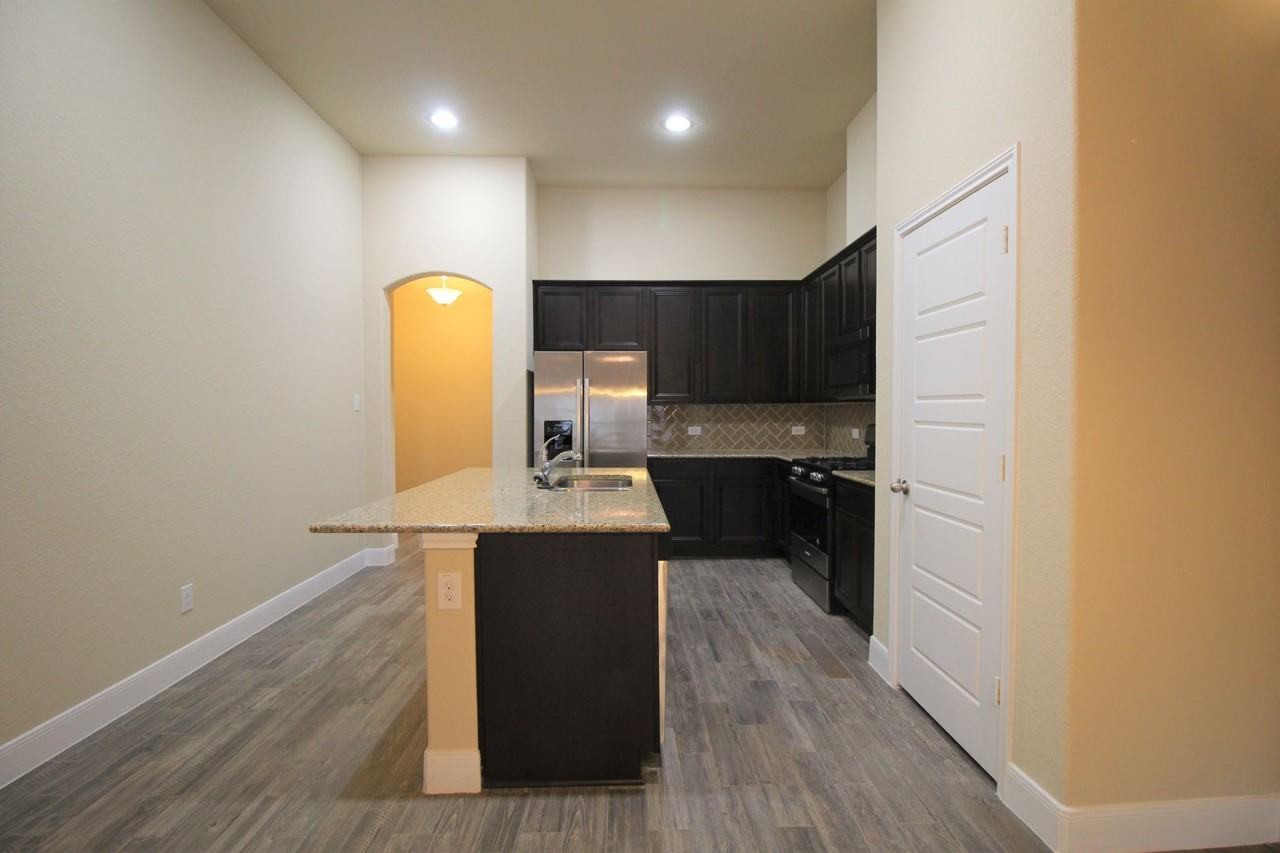 1227 Old Fm 306 - Photo 3 of 13