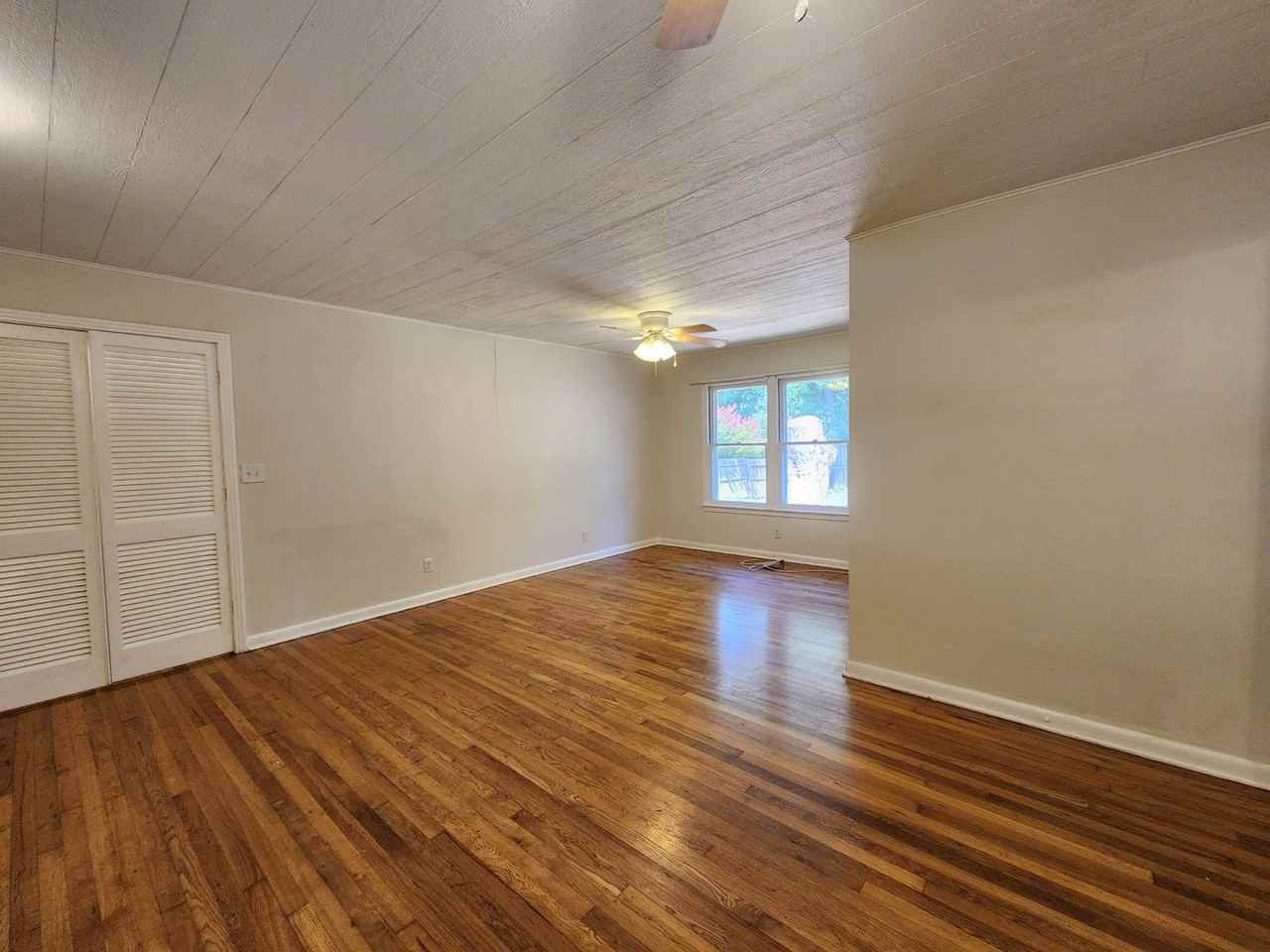 554 Lee St - Photo 3 of 22
