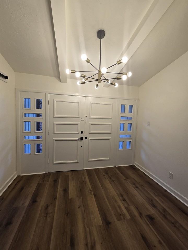 5875 Oleander Dr - Photo 3 of 18