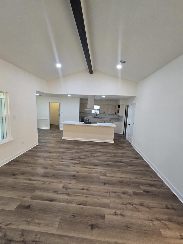 5875 Oleander Dr - Photo 5 of 18