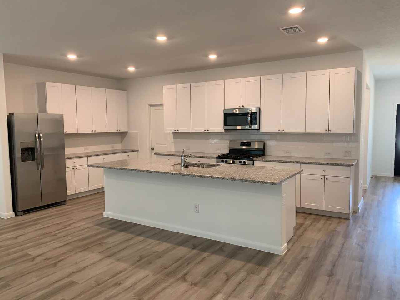 415 Fig Tree St - Photo 3 of 34