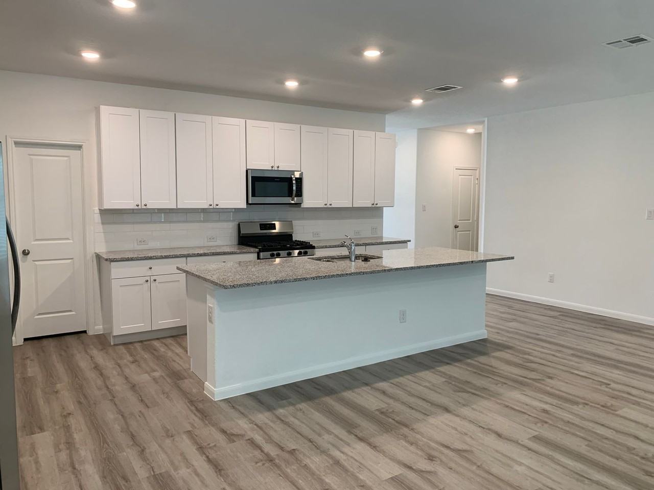 415 Fig Tree St - Photo 4 of 34