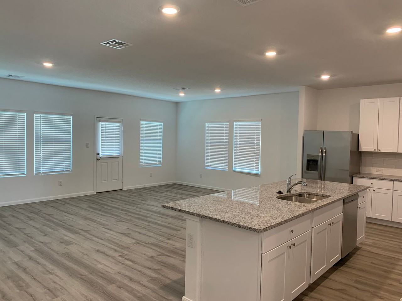 415 Fig Tree St - Photo 5 of 34