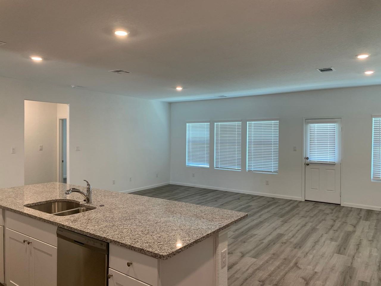 415 Fig Tree St - Photo 6 of 34