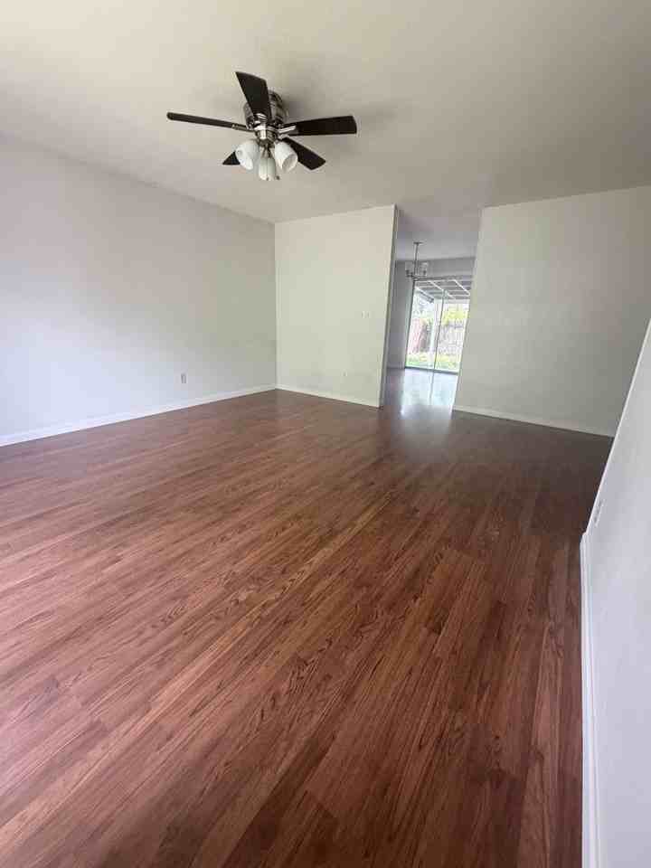 1317 E Greensboro St - Photo 5 of 10