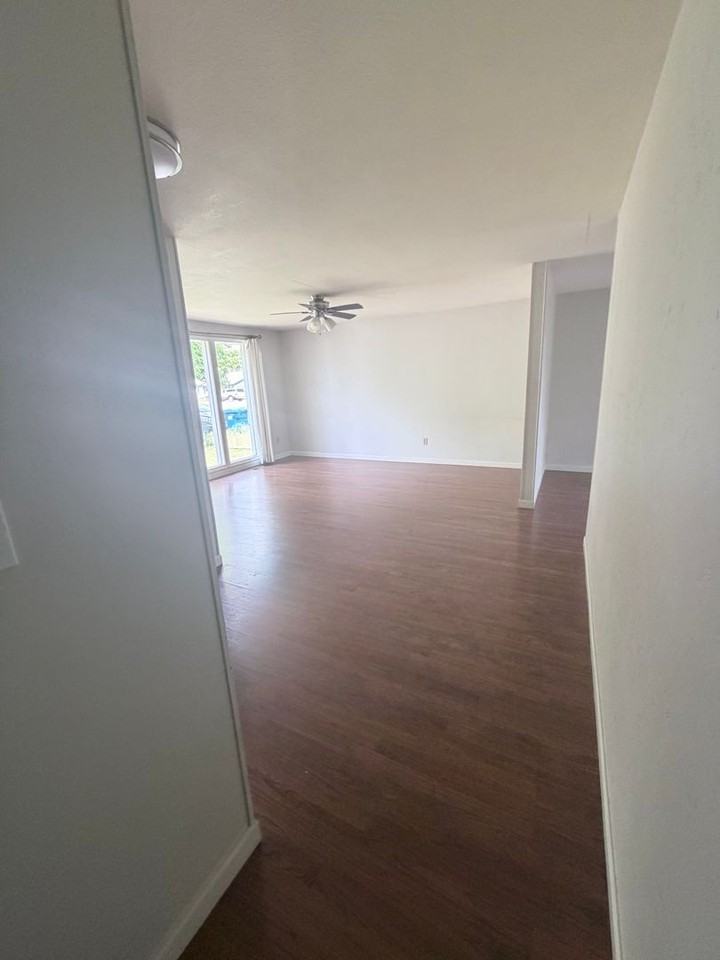 1317 E Greensboro St - Photo 6 of 10
