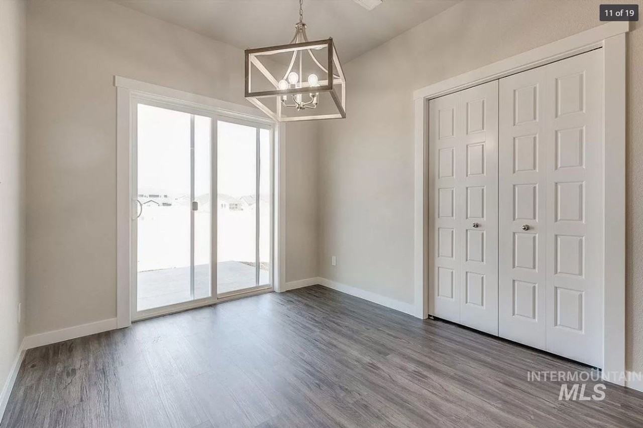 1052 E Ionia Dr - Photo 6 of 12