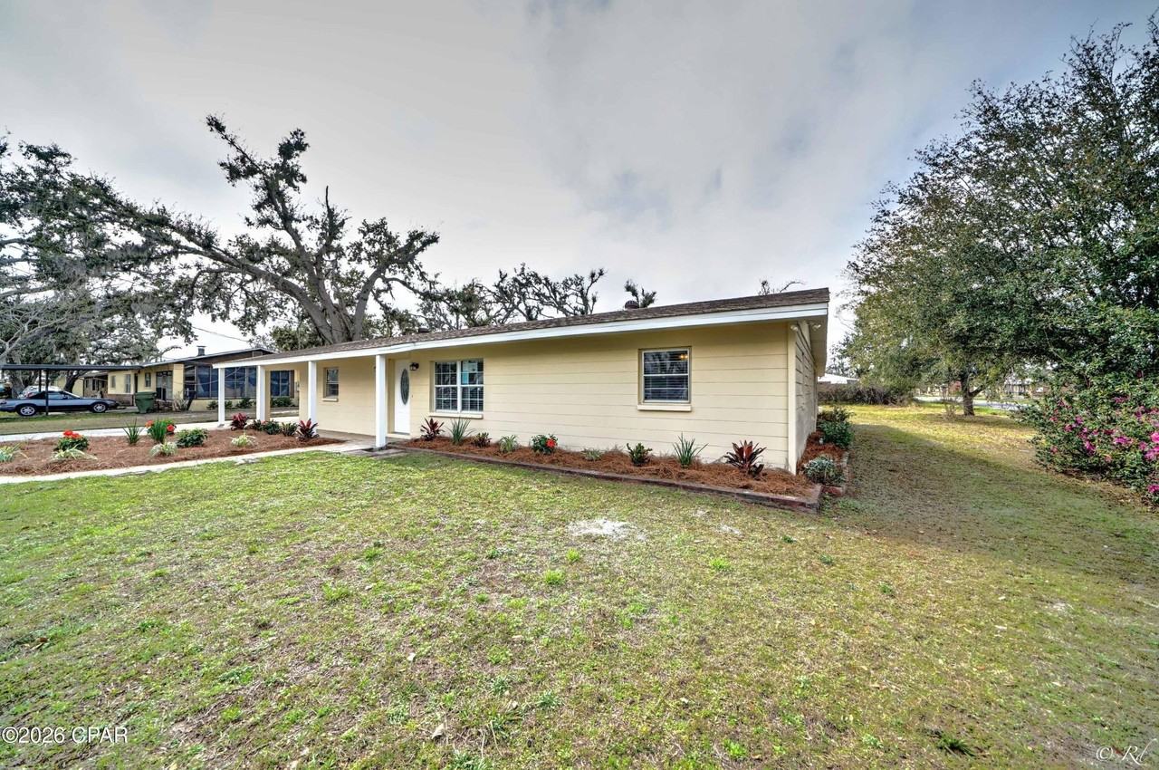 1602 Montana Ave - Photo 2 of 25