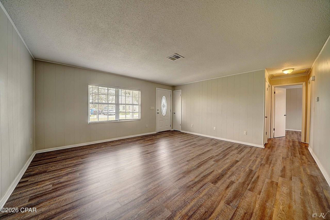 1602 Montana Ave - Photo 5 of 25