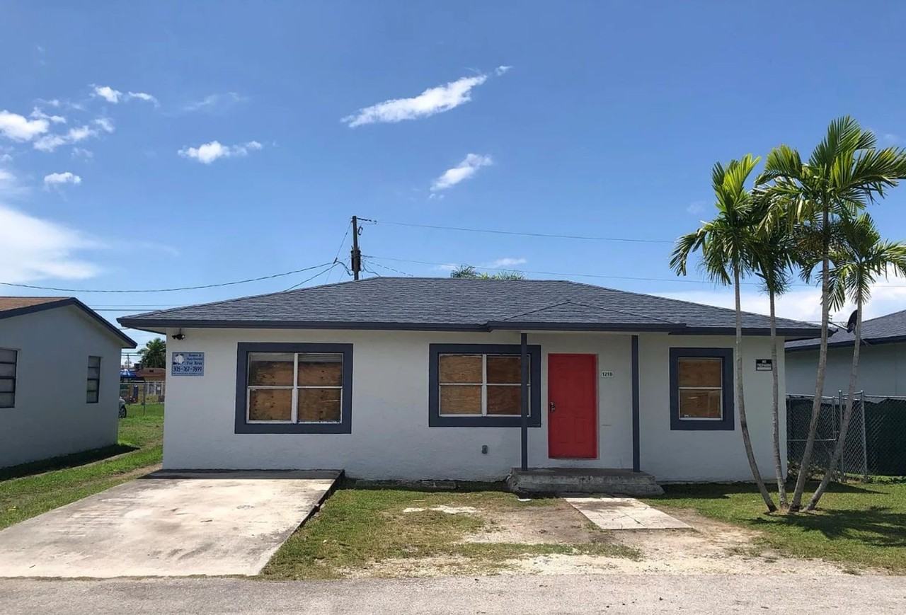 1218 Nw 8th Pl - Photo 2 of 11