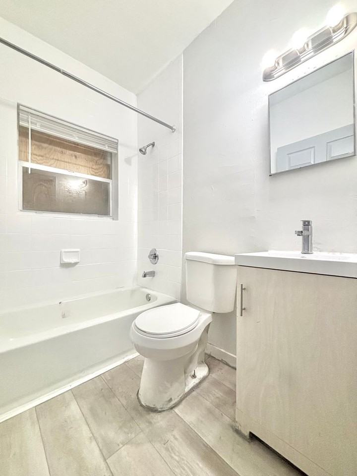 1218 Nw 8th Pl - Photo 6 of 11