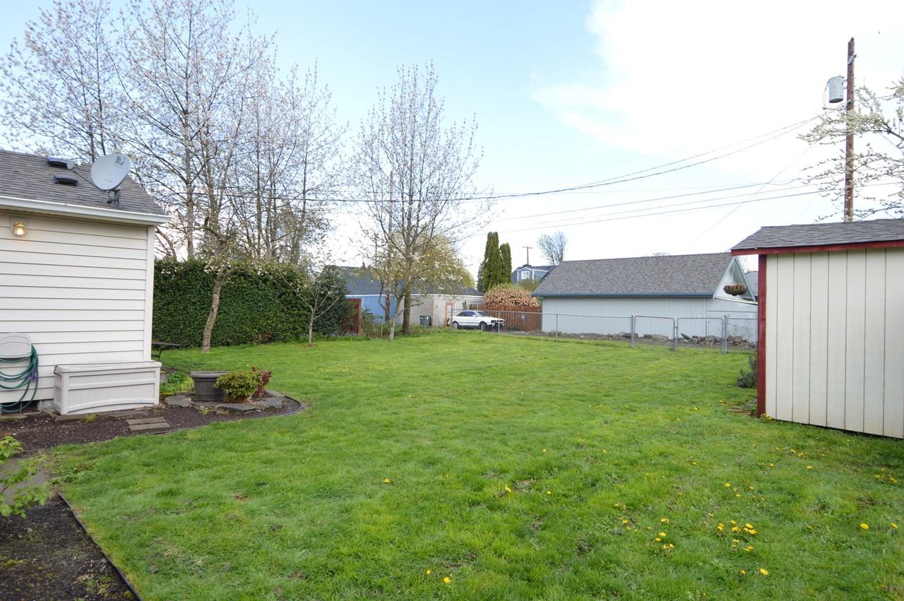 821 E 50th St - Photo 4 of 6