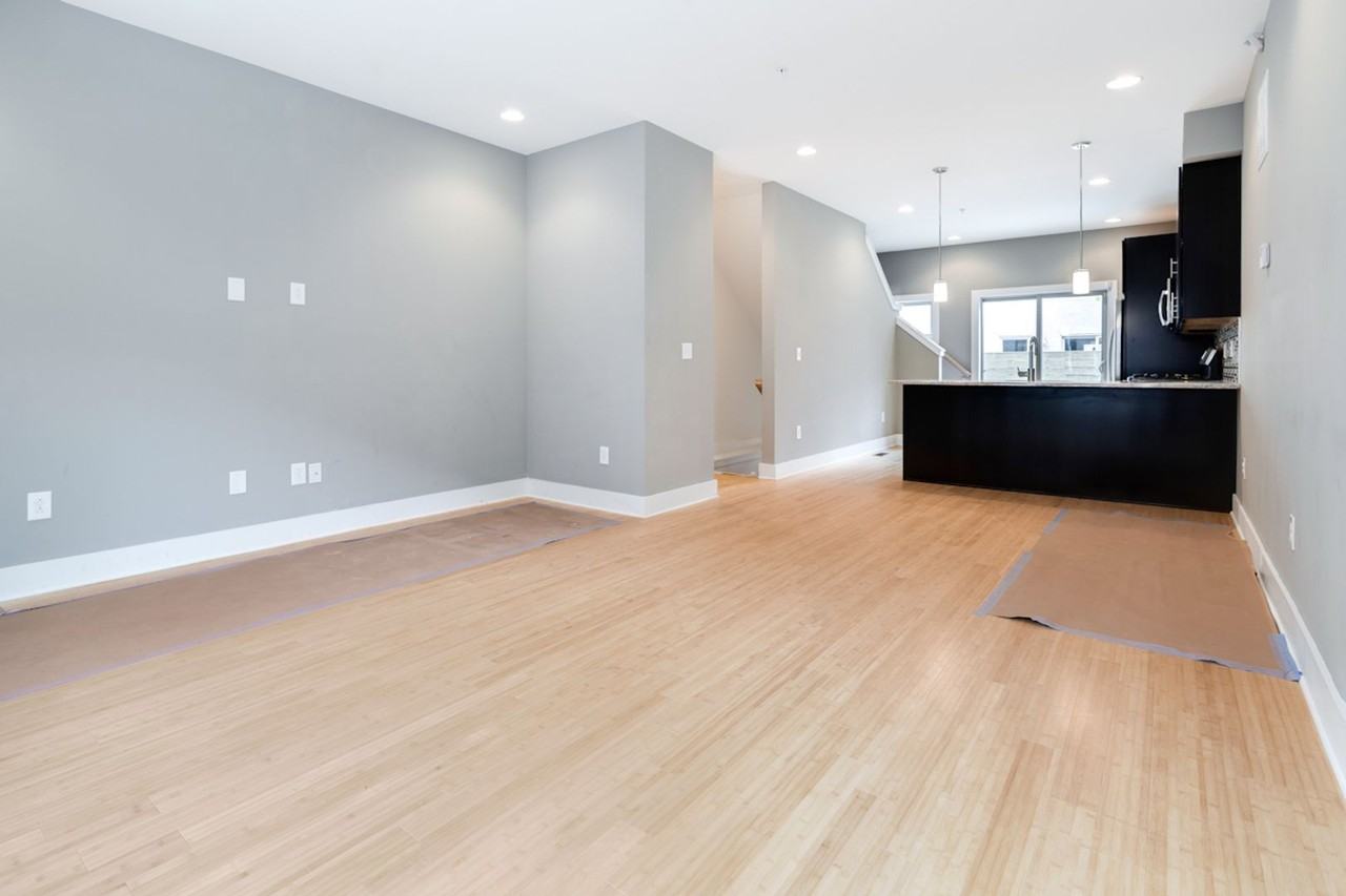 2554 Salmon St - Photo 2 of 10