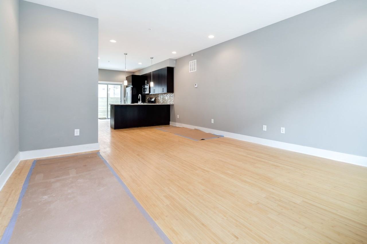 2554 Salmon St - Photo 3 of 10