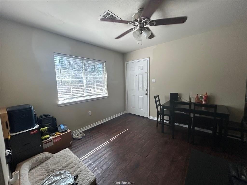 305 Ehlinger Dr #D - Photo 3 of 11