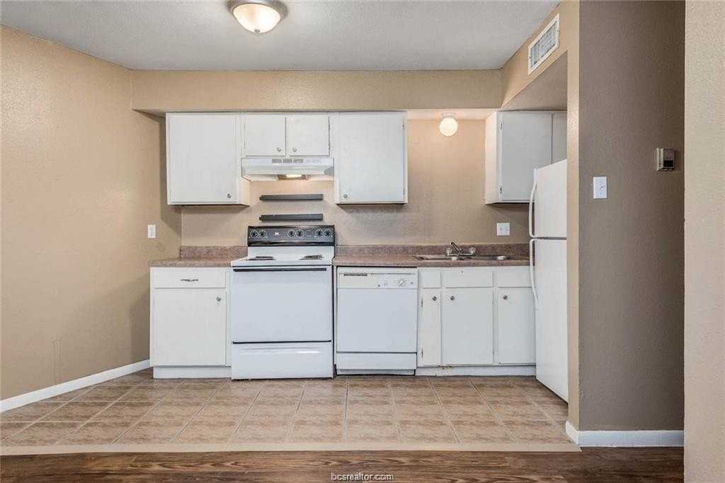 3900 Old College Rd #15 - Photo 5 of 12