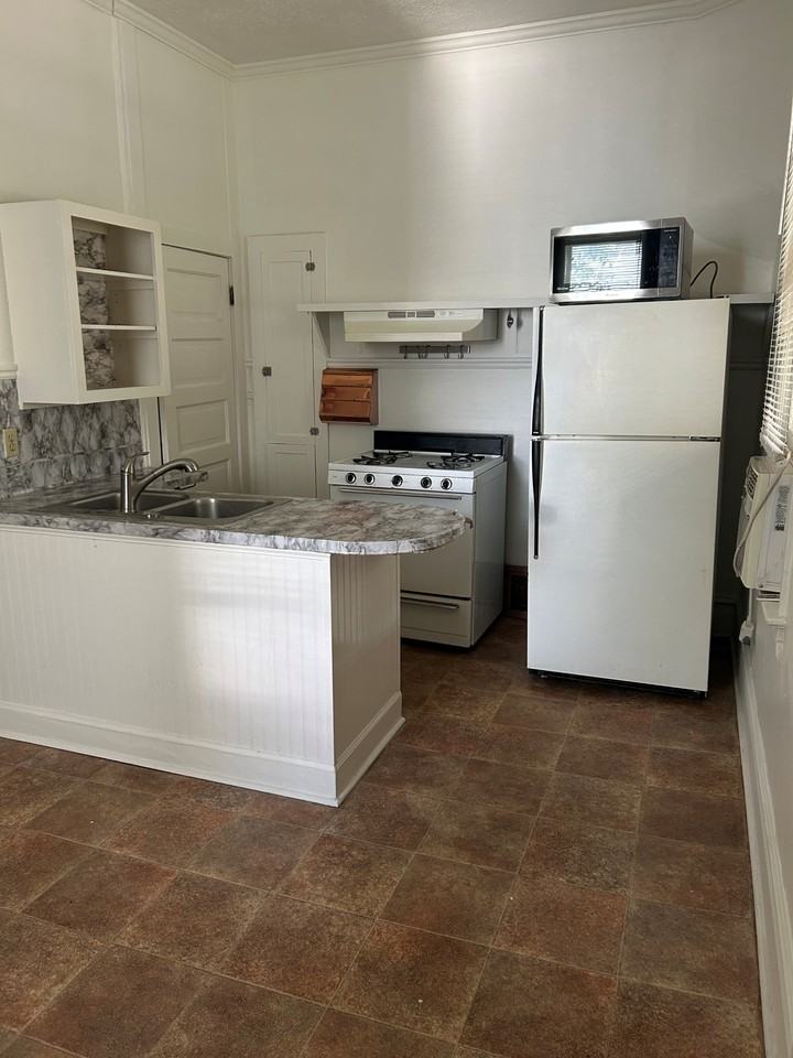 224 N Canyon Side Rd #A - Photo 2 of 7