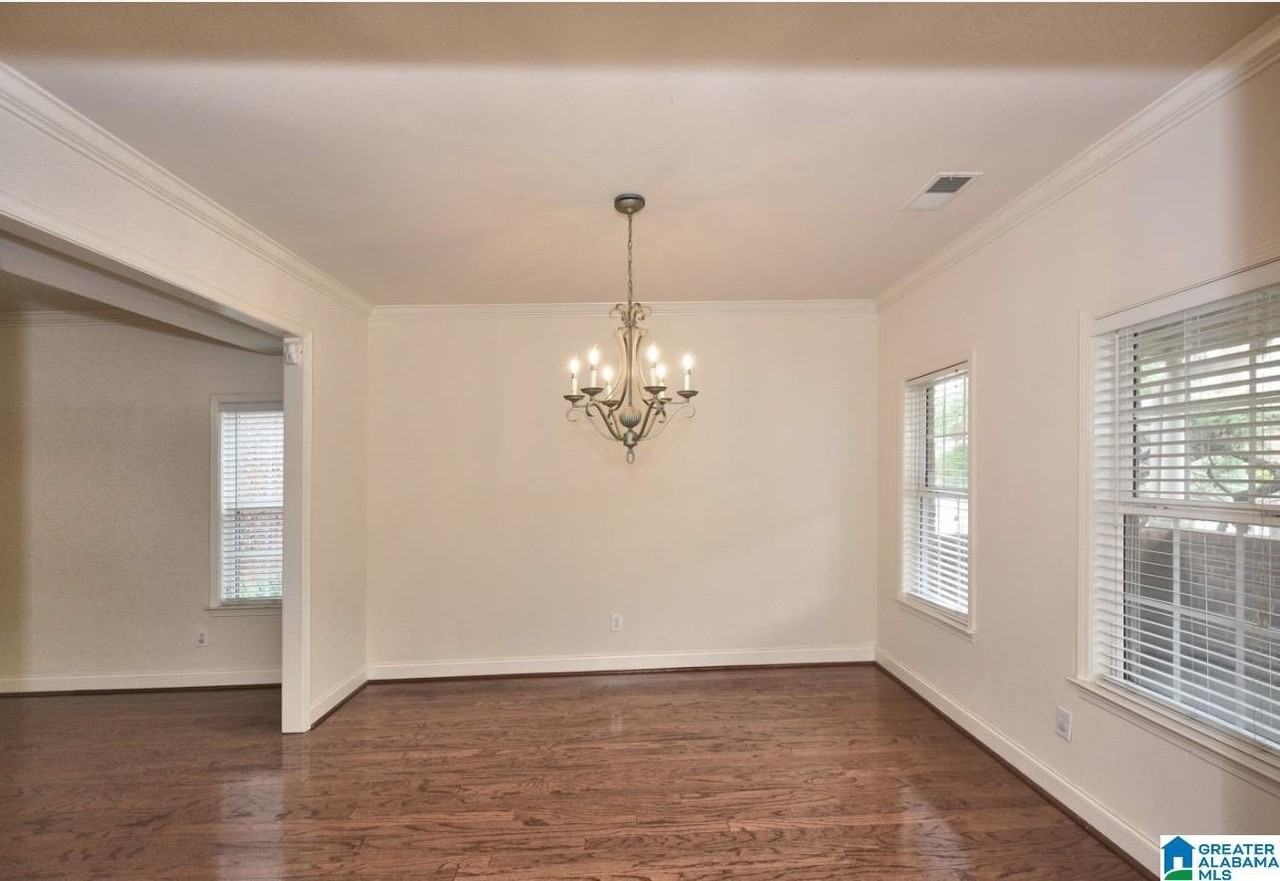 107 Castlehill Dr - Photo 2 of 50