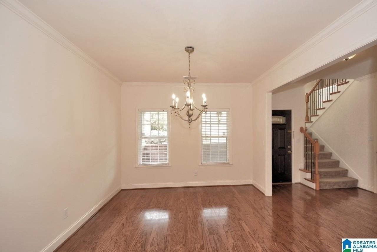 107 Castlehill Dr - Photo 3 of 50