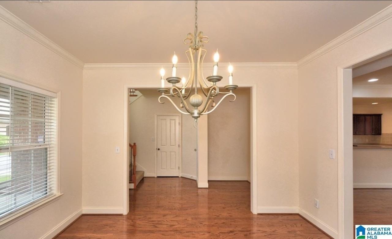 107 Castlehill Dr - Photo 4 of 50