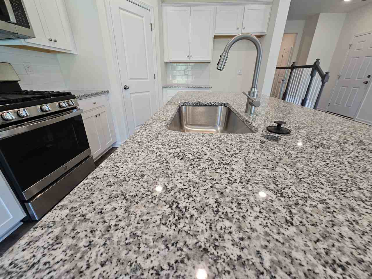 2839 Aubrey St - Photo 4 of 8
