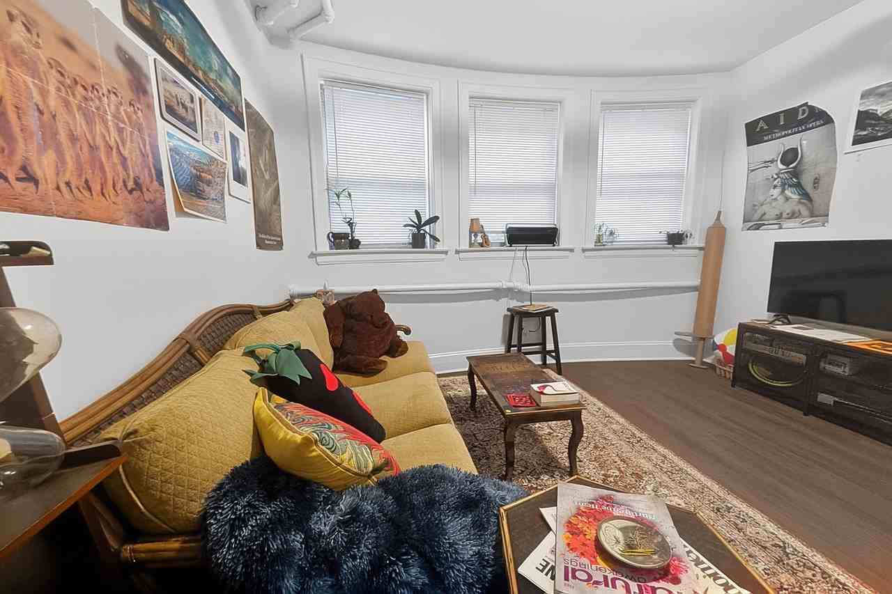 6636 N Glenwood Ave - Photo 5 of 24