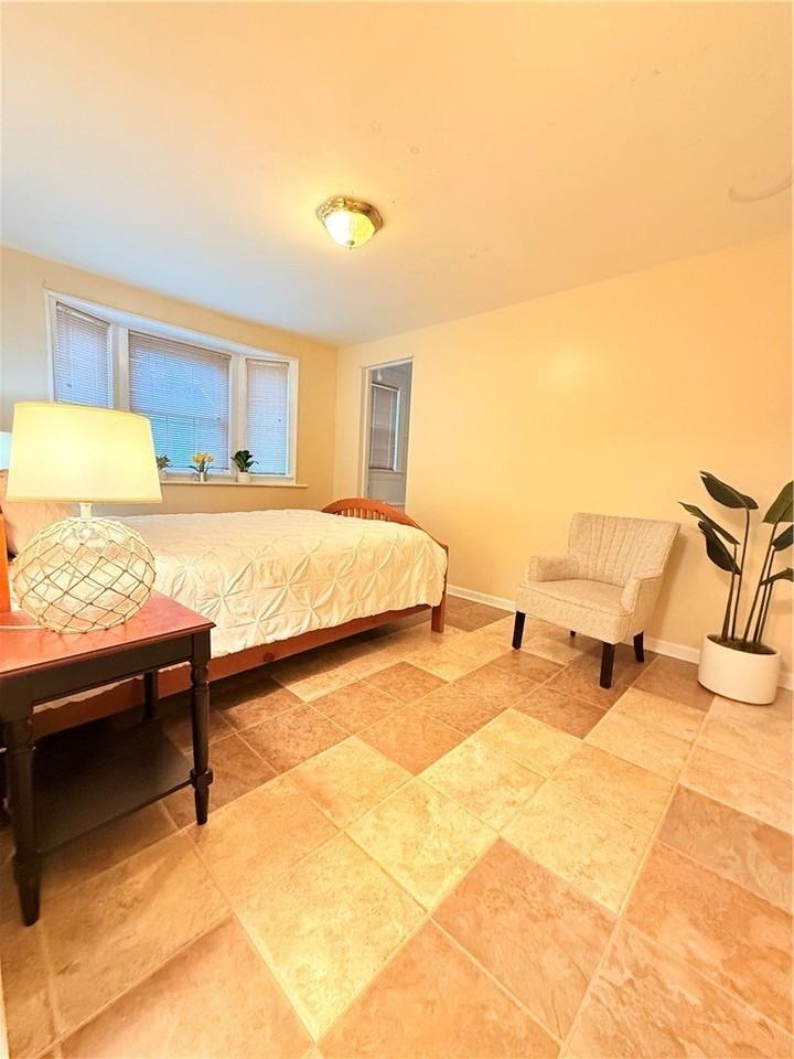 936 Monroe Ave - Photo 4 of 4