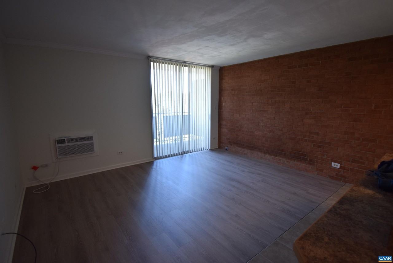 1800 Jefferson Park Ave #903 - Photo 3 of 8