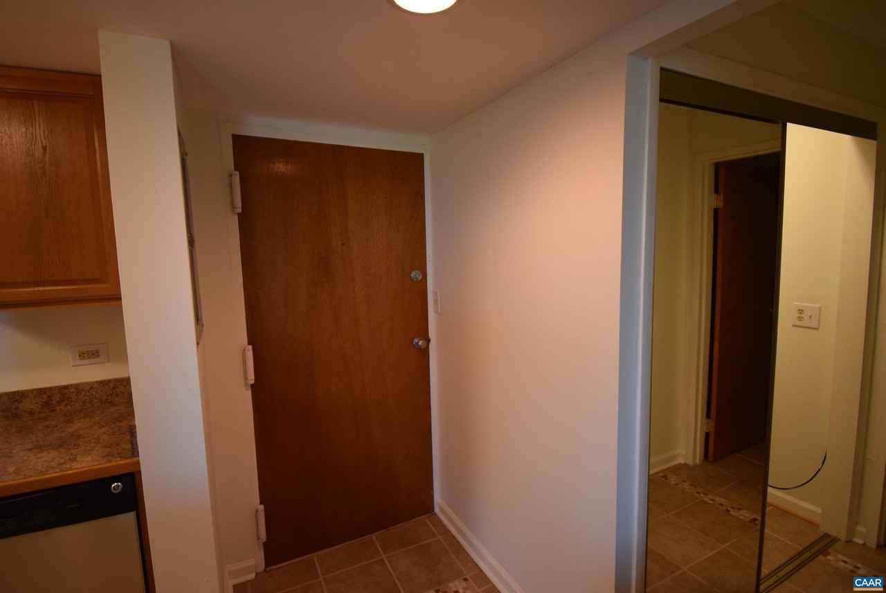 1800 Jefferson Park Ave #903 - Photo 5 of 8