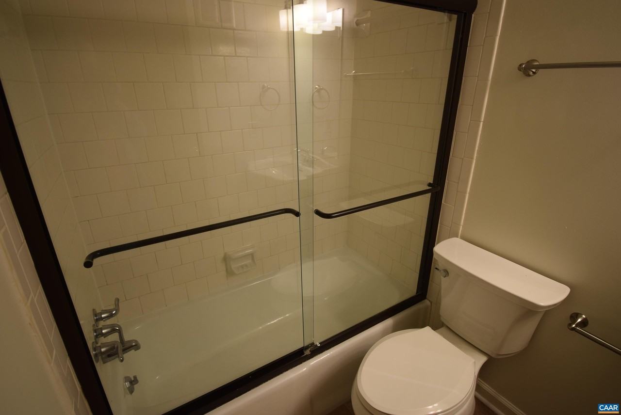 1800 Jefferson Park Ave #903 - Photo 7 of 8