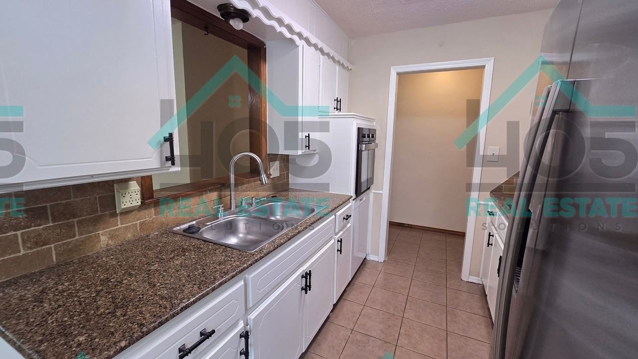 2720 Quanah Parker Trl - Photo 4 of 25