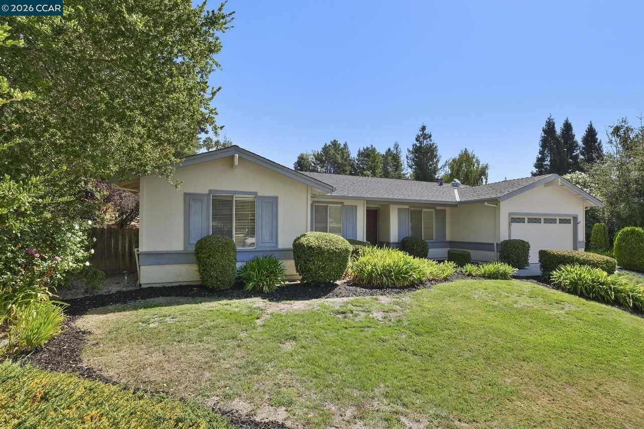 340 Borica Dr - Photo 2 of 36