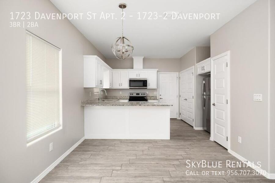 1723 Davenport St Unit 2 - Photo 4 of 14