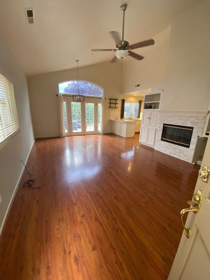 18197 Stonegate Ct - Photo 3 of 24