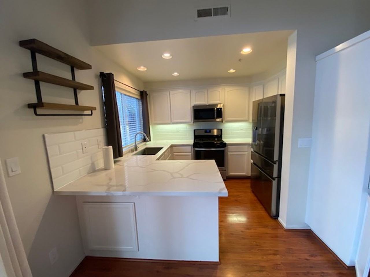 18197 Stonegate Ct - Photo 6 of 24