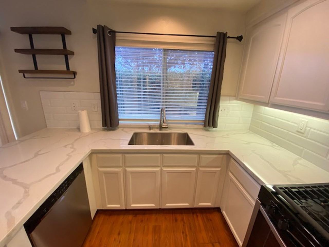 18197 Stonegate Ct - Photo 7 of 24
