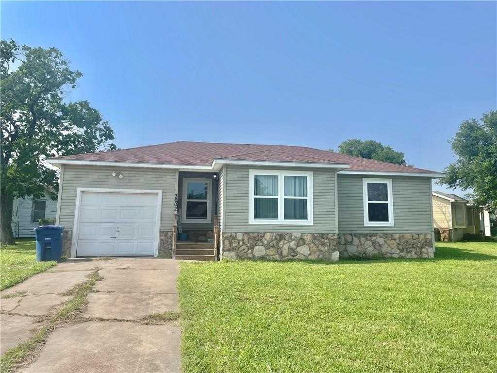 3602 Mimosa Dr - Photo 2 of 13