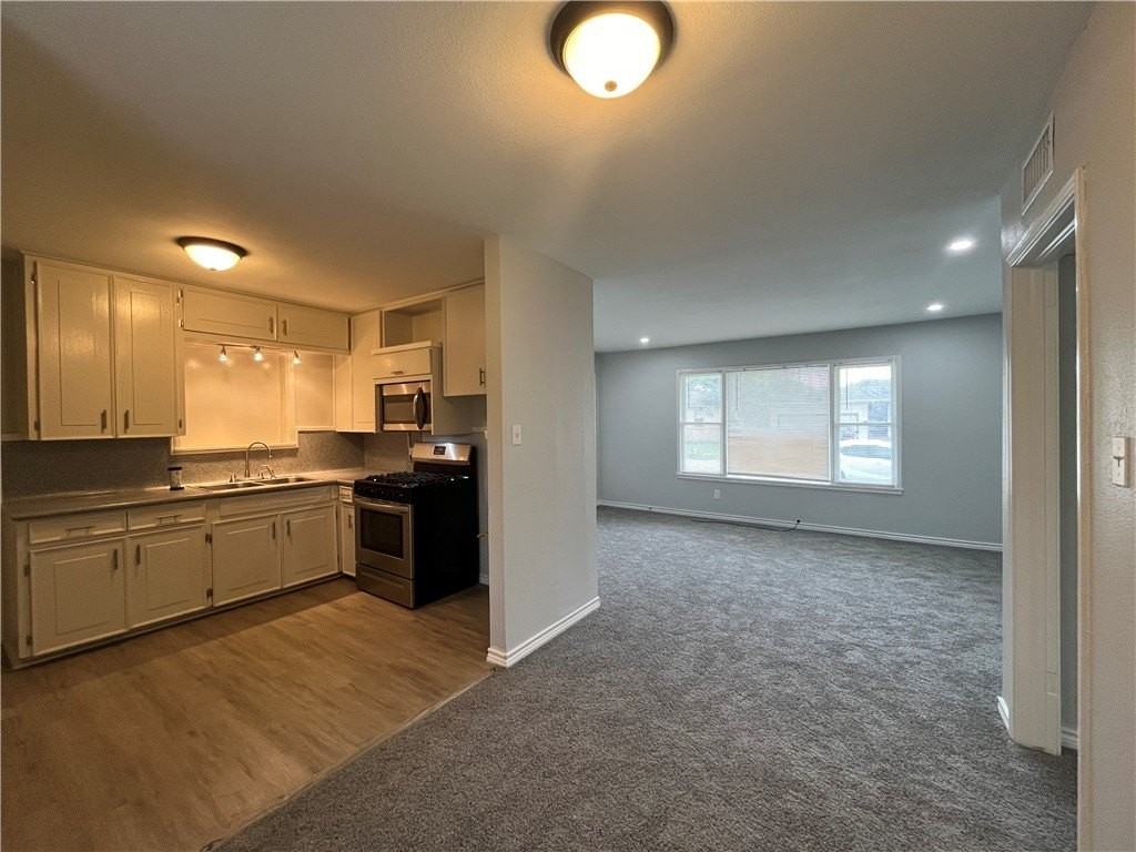 4801 Lansdown Dr - Photo 6 of 23